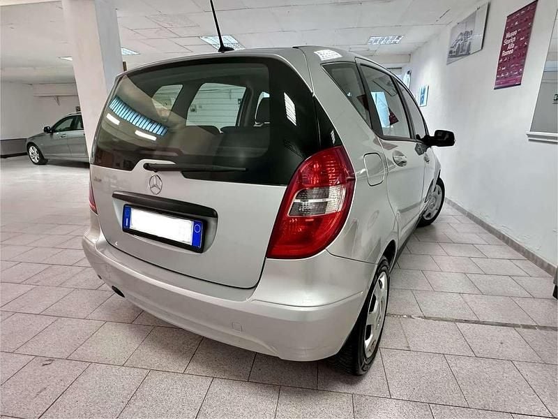 Begagnad Mercedes A160 Premium 95 HK (69 kW) 2011 Silver Minibuss