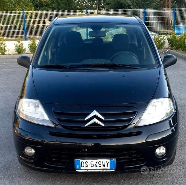 Nero Usata 2009 Citroën C3 Exclusive Due volumi | 3900 € (Cara) - Immagine 1/4