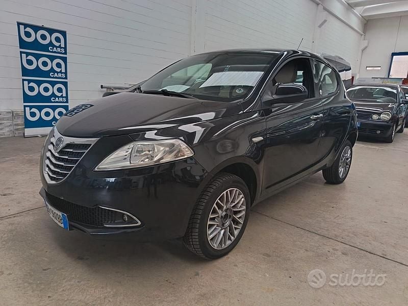 Nero Usata 2013 Lancia Ypsilon Due volumi | 4900 € (Buon prezzo) - Immagine 1/4