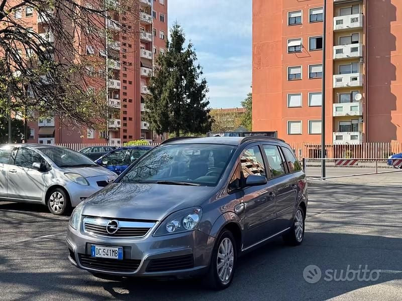 Usata Opel Zafira Club 140 CV (102 kW) 2006 Grigio Monovolume