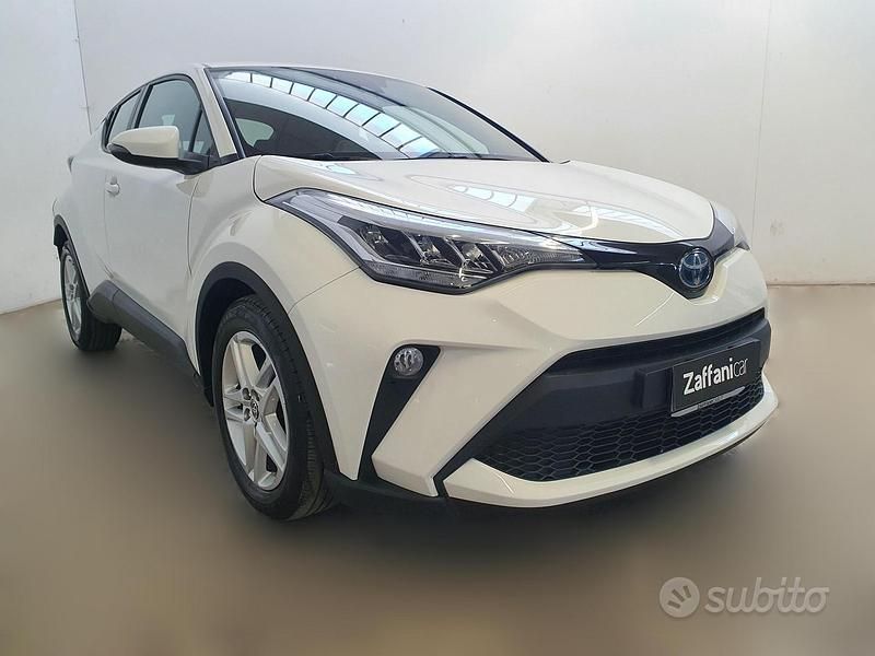 Usata Toyota C-HR Active 98 CV (72 kW) 2023 Bianco SUV
