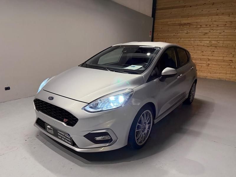 Begagnad Ford Fiesta Vignale 125 HK (91 kW) 2018 Silver Halvkombi
