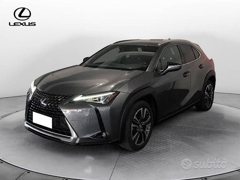 Usata Lexus UX 250h Executive Line 184 CV (135 kW) 2019 Argento SUV