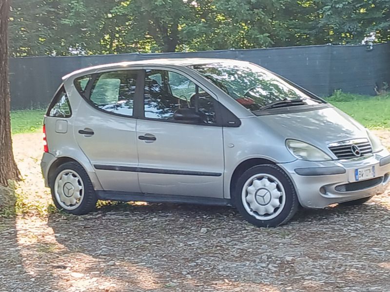 Grigio Usata 2002 Mercedes A140 Due volumi | 1400 € - Immagine 1/4