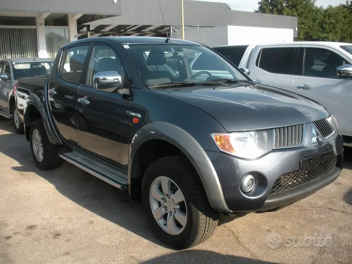 Usata Mitsubishi L200 Intense 136 CV (100 kW) 2011 Pick-up
