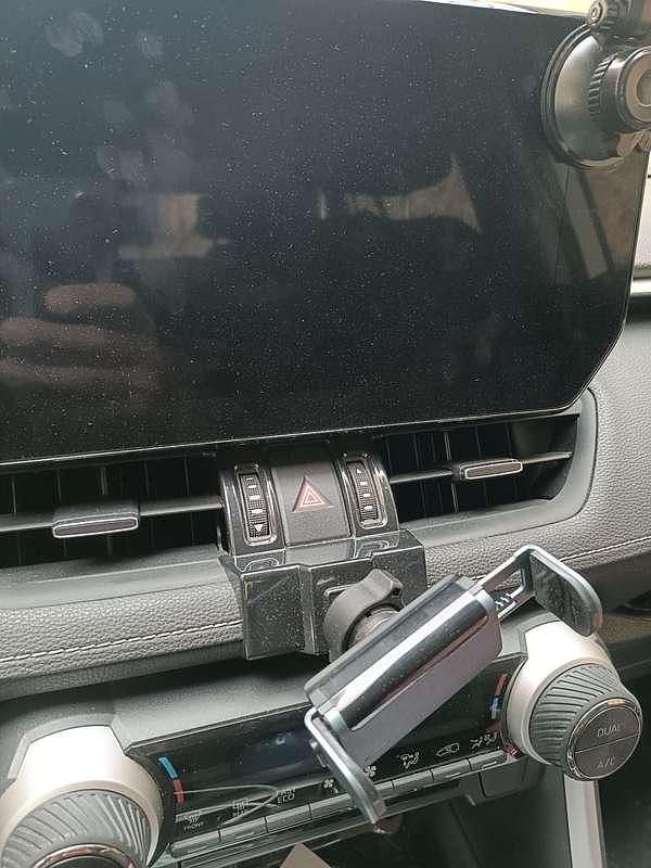 Usata 2024 Toyota RAV4 Hybrid SUV | 33.000 € (Buon prezzo) - Immagine 1/2