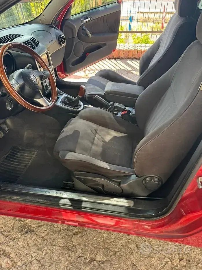 Usata Alfa Romeo 147 150 CV (110 kW) 2006 Utilitaria