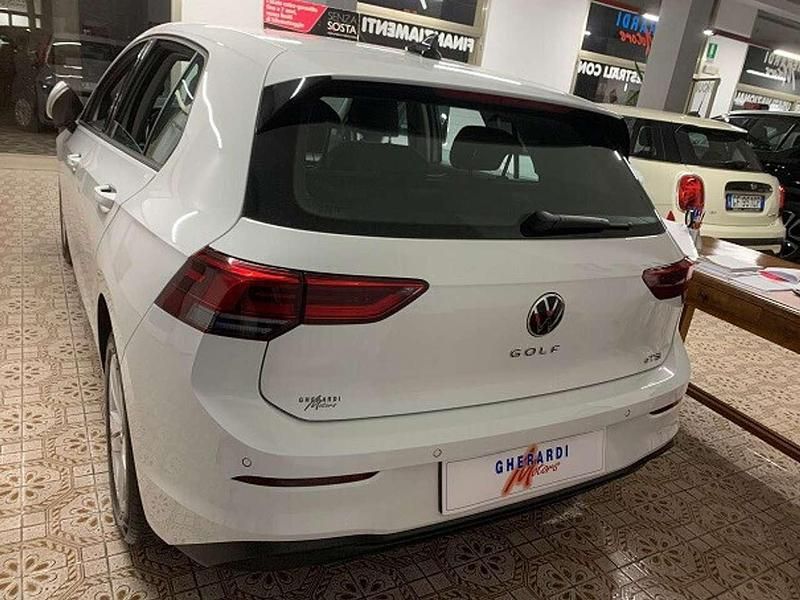 Usata VW Golf VIII Life 110 CV (80 kW) 2024 Bianco Berlina