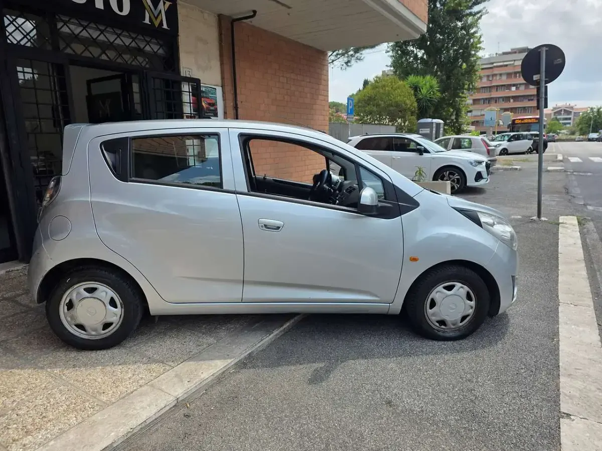 Usata Chevrolet Spark LS 68 CV (50 kW) 2011 Argento Utilitaria