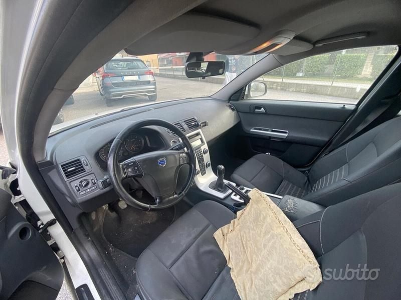 Usata Volvo V50 121 CV (88 kW) 2011 Bianco Station wagon