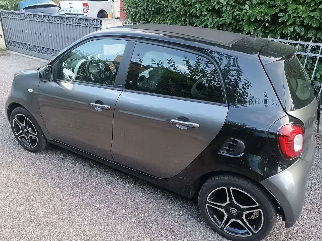Usata Smart ForFour Exclusive 90 CV (66 kW) 2015 Nero Utilitaria