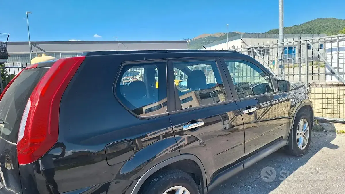 Usata Nissan X-Trail 150 CV (110 kW) 2011 Nero SUV