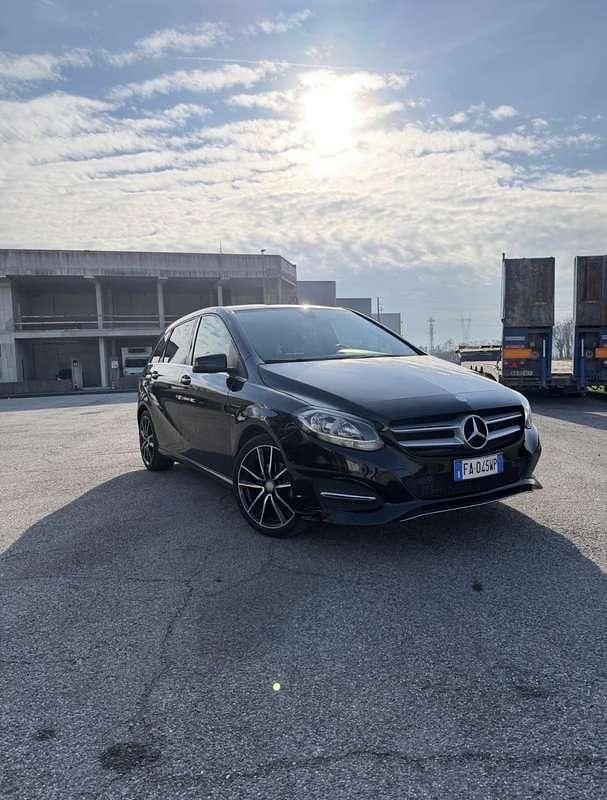 Usata Mercedes B180 109 CV (80 kW) 2016 Monovolume