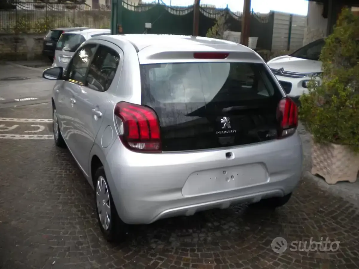 Usata Peugeot 108 Active 82 CV (60 kW) 2019 Grigio Berlina