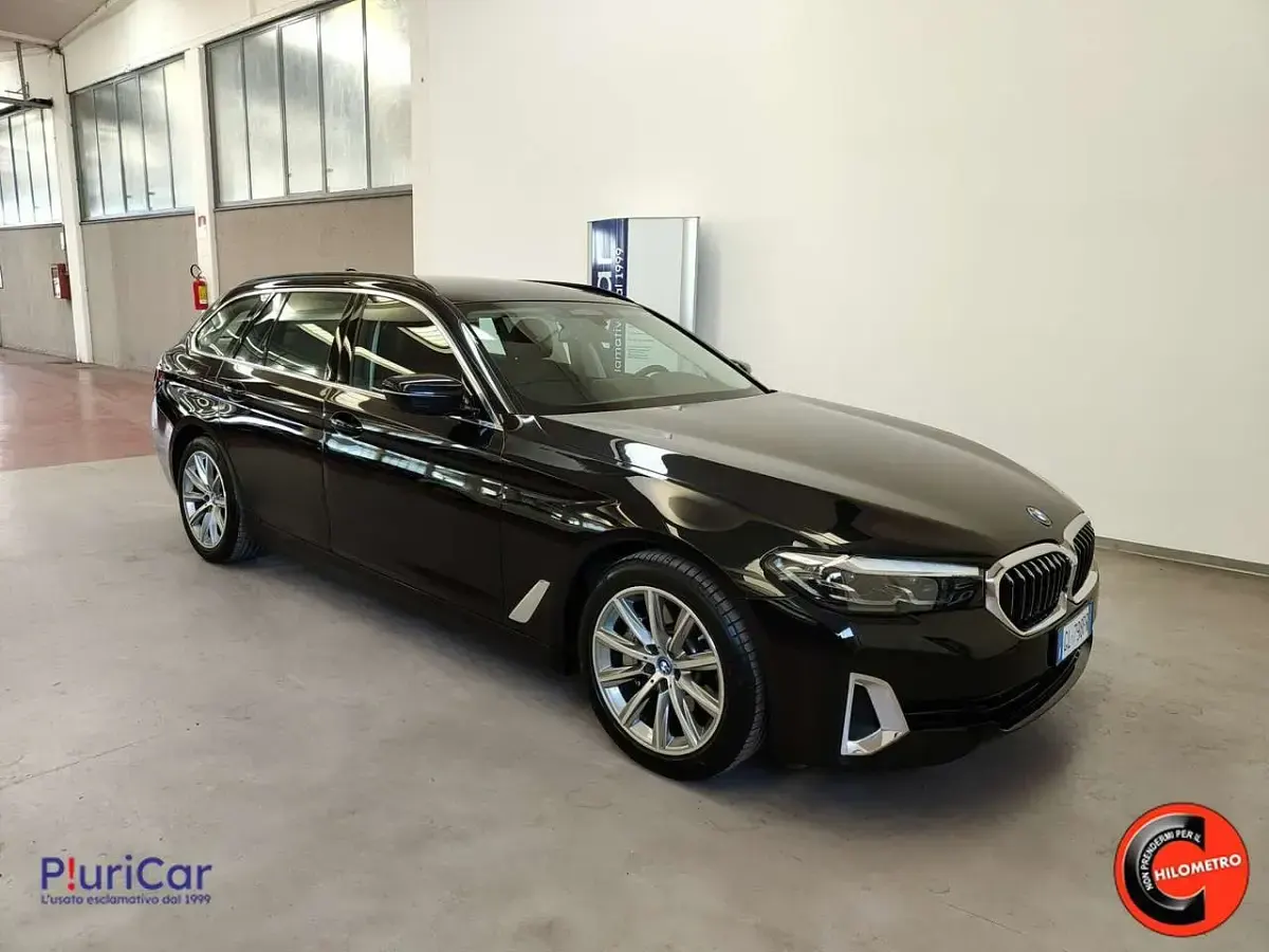 Usata BMW 530e Luxury Line 184 CV (135 kW) 2022 Nero Station wagon