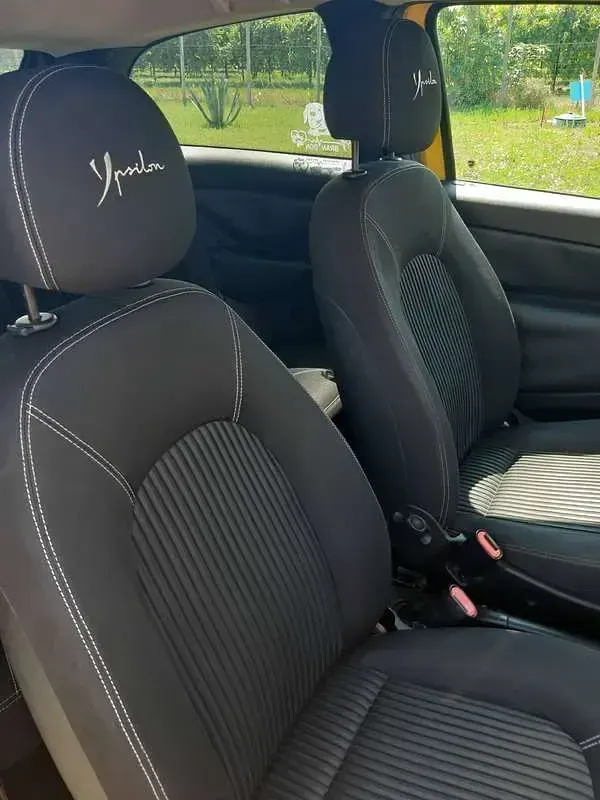 Usata Lancia Ypsilon 90 CV (66 kW) 2007 Giallo Utilitaria