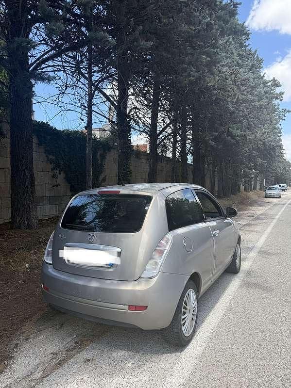 Usata Lancia Ypsilon 60 CV (44 kW) 2010 Utilitaria