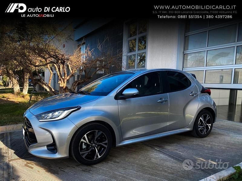 Grigio Usata 2024 Toyota Yaris Hybrid Trend Due volumi | 21.500 € (Buon prezzo) - Immagine 1/4