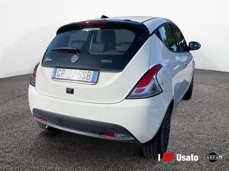 Usata Lancia Ypsilon Gold 70 CV (51 kW) 2023 Bianco Utilitaria