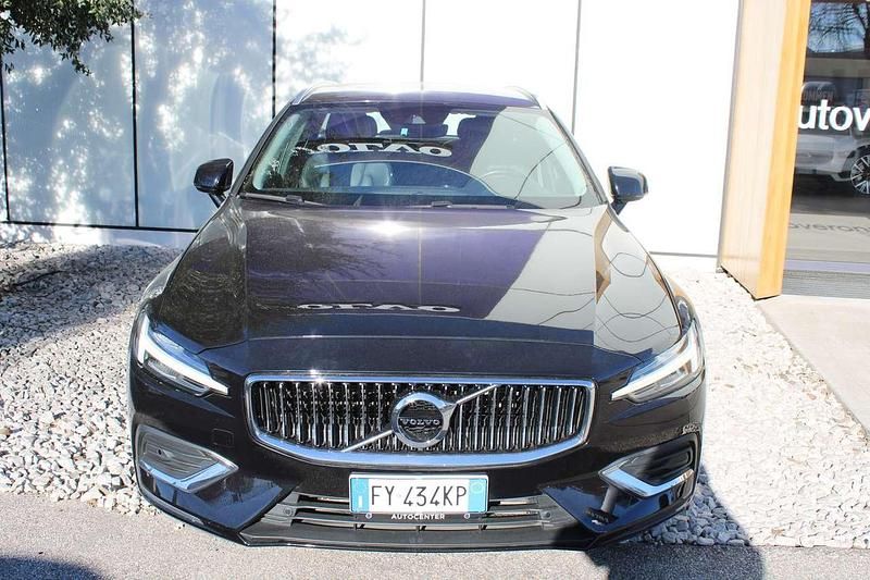 Usata Volvo V60 Inscription 150 CV (110 kW) 2019 Onyx black Station wagon