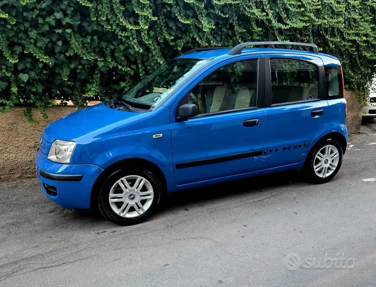 Usata Fiat Panda 69 CV (50 kW) 2007 Bluazzurro Utilitaria