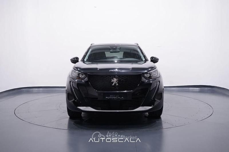 Usata Peugeot e-2008 Allure 56 kW (77 CV) 2021 Nero perla SUV