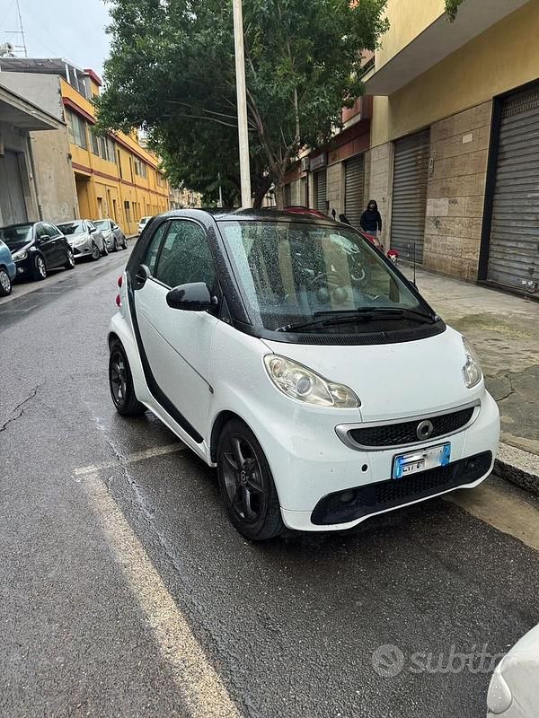 Usata 2011 Smart ForTwo Coupé Pulse Due volumi | 6000 € (Buon prezzo) - Immagine 1/4