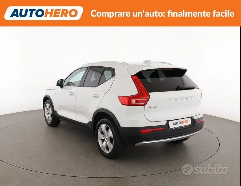 Usata Volvo XC40 Momentum 163 CV (119 kW) 2019 Bianco SUV