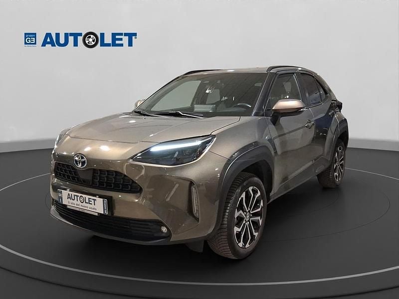 Verde Usata 2023 Toyota Yaris Hybrid Trend Station wagon | 24.000 € (Buon prezzo) - Immagine 1/4