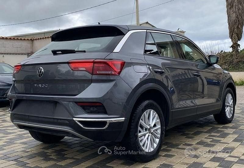 Usata VW T-Roc Business 116 CV (85 kW) 2021 Grigio SUV