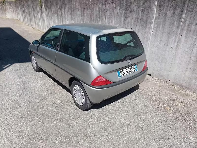 Usata Lancia Ypsilon 54 CV (39 kW) 2000 Utilitaria