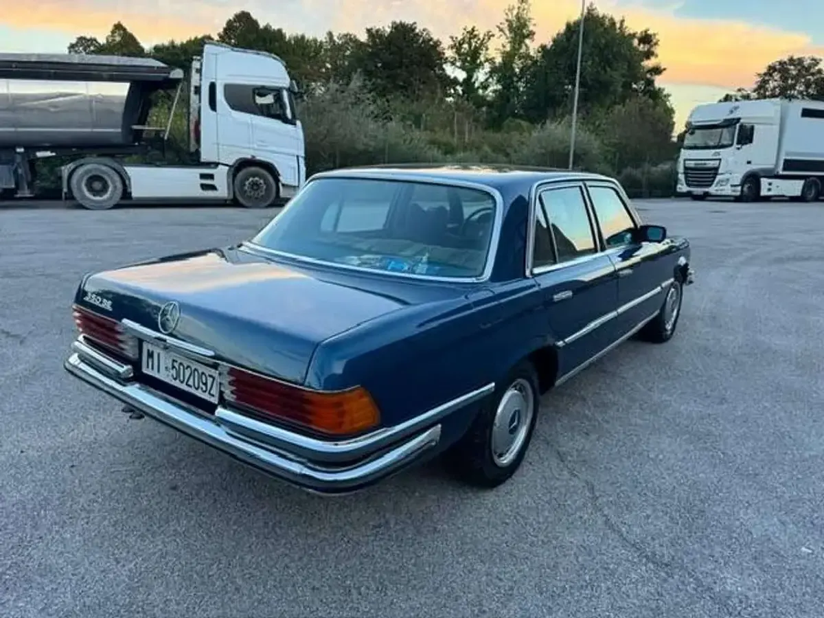 Usata Mercedes S350 SE 200 CV (147 kW) 1976 Blu/azzurro Berlina