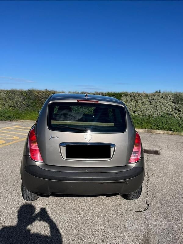 Usata Lancia Ypsilon 95 CV (69 kW) 2005 Marrone Utilitaria