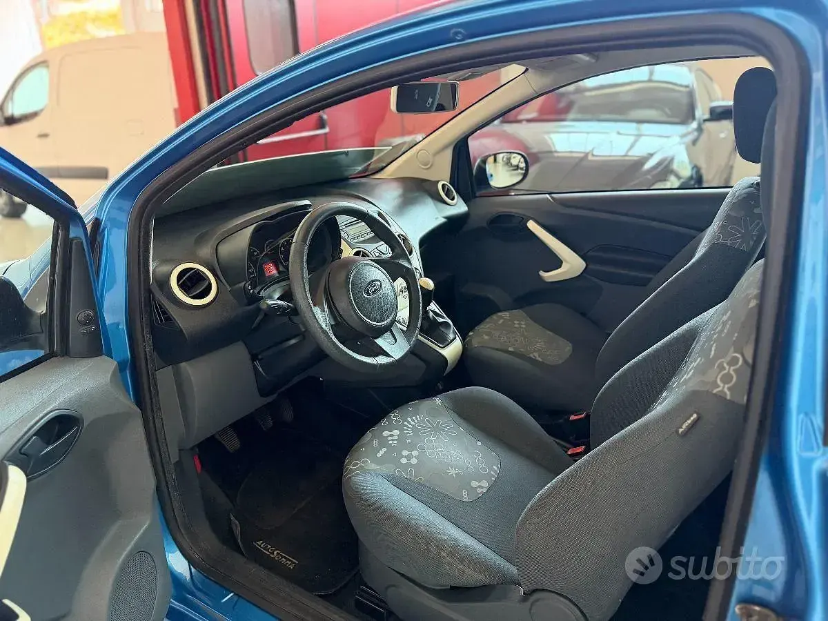 Usata Ford Ka Titanium 69 CV (50 kW) 2012 Blu/azzurro Utilitaria