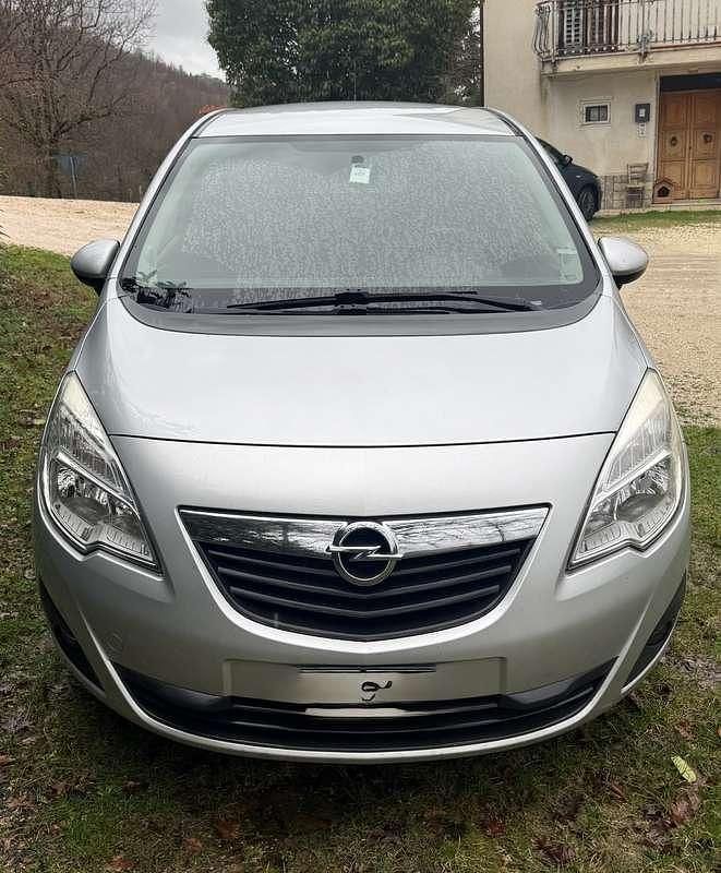 Usata Opel Meriva Cosmo 95 CV (69 kW) 2013 Argento Monovolume