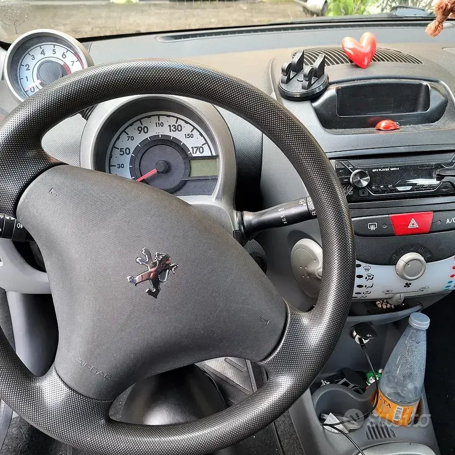 Usata Peugeot 107 68 CV (50 kW) 2009 Nero Utilitaria