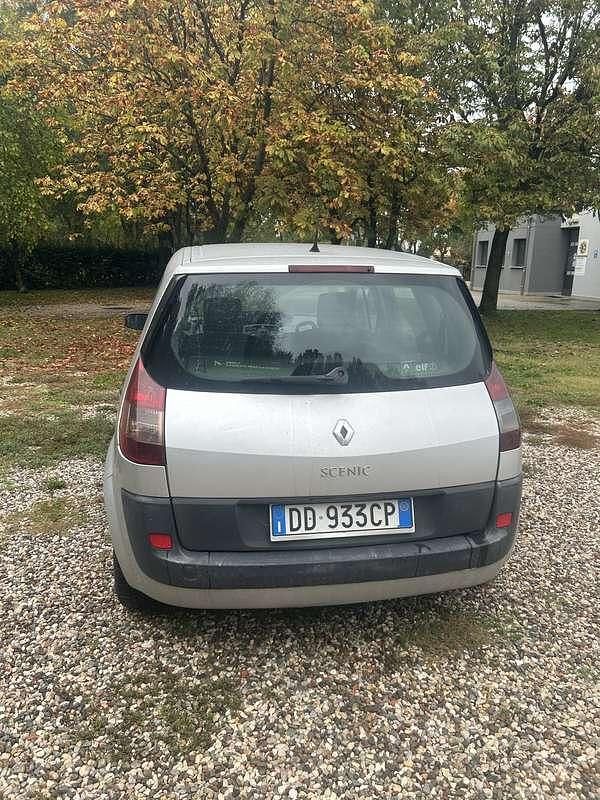 Usata Renault Scénic II Dynamique 106 CV (77 kW) 2006 Monovolume