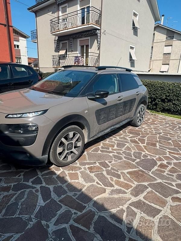 Usata Citroën C4 Cactus 2015 Verde Utilitaria