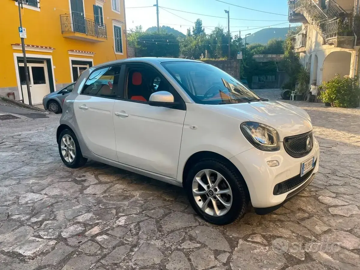 Usata Smart ForFour Passion 71 CV (52 kW) 2015 Bianco Utilitaria