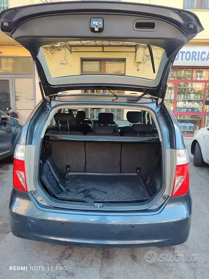 Usata Honda FR-V 140 CV (102 kW) 2006 Monovolume