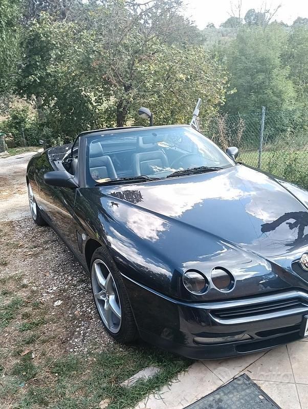 Usata Alfa Romeo Spider 150 CV (110 kW) 1996 Nero Cabrio