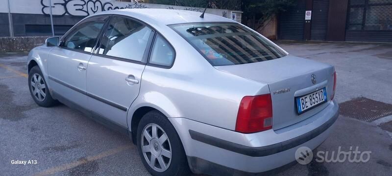 Usata VW Passat 125 CV (91 kW) 1999 Grigio Berlina
