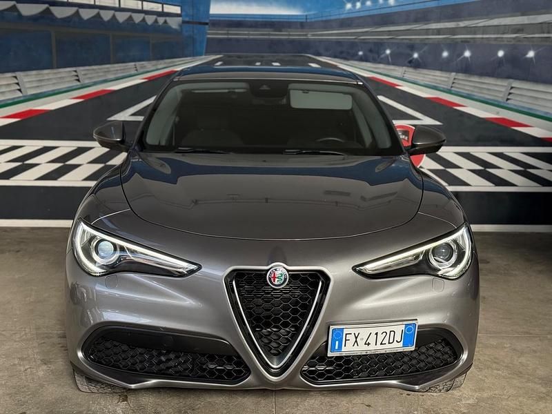 Usata Alfa Romeo Stelvio 190 CV (139 kW) 2018 Grigio SUV