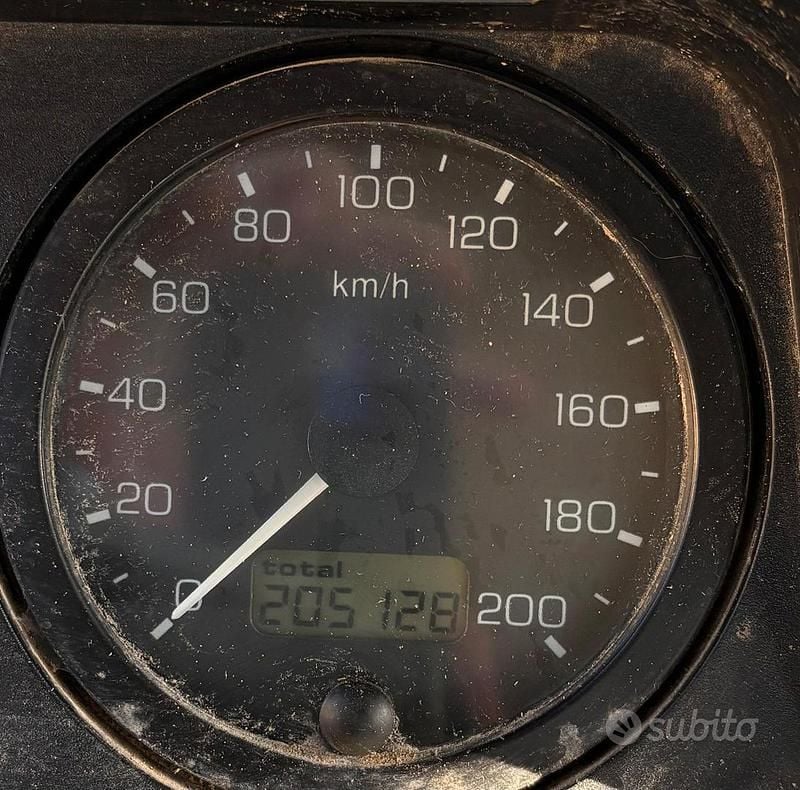 Usata Land Rover Defender 86 CV (63 kW) 2001 Verde SUV