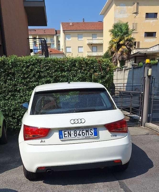 Usata 2012 Audi A1 Due volumi | 5000 € (Super prezzo) - Immagine 1/4