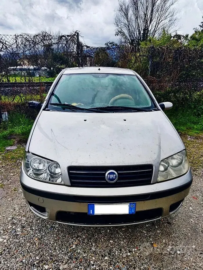 Usata Fiat Punto 60 CV (44 kW) 2005 Grigio Utilitaria