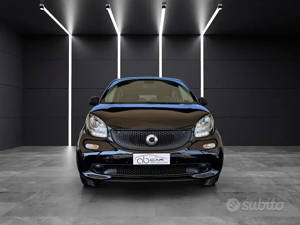 Usata Smart ForFour Passion 71 CV (52 kW) 2019 Bodypanels in black Utilitaria