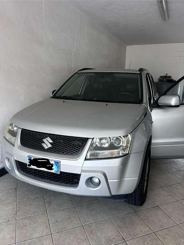 Usata 2008 Suzuki Grand Vitara SUV | 9000 € (Molto cara) - Immagine 1/4