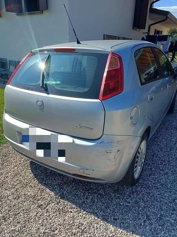 Usata Fiat Grande Punto Dynamic 75 CV (55 kW) 2007 Argento Utilitaria