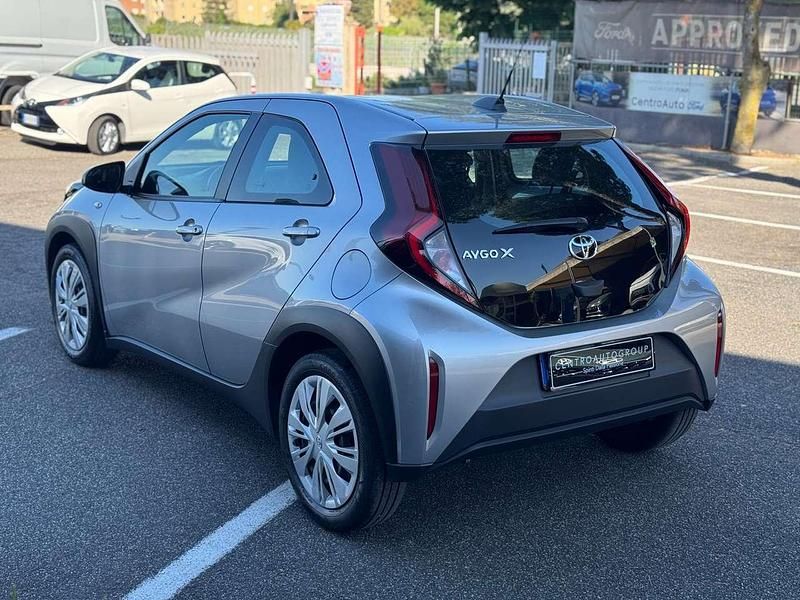 Usata Toyota Aygo X Active 72 CV (52 kW) 2022 Argento SUV